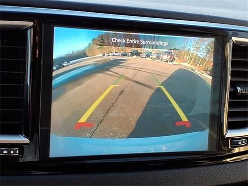 Used 2024 Chrysler Pacifica Touring-L image 15