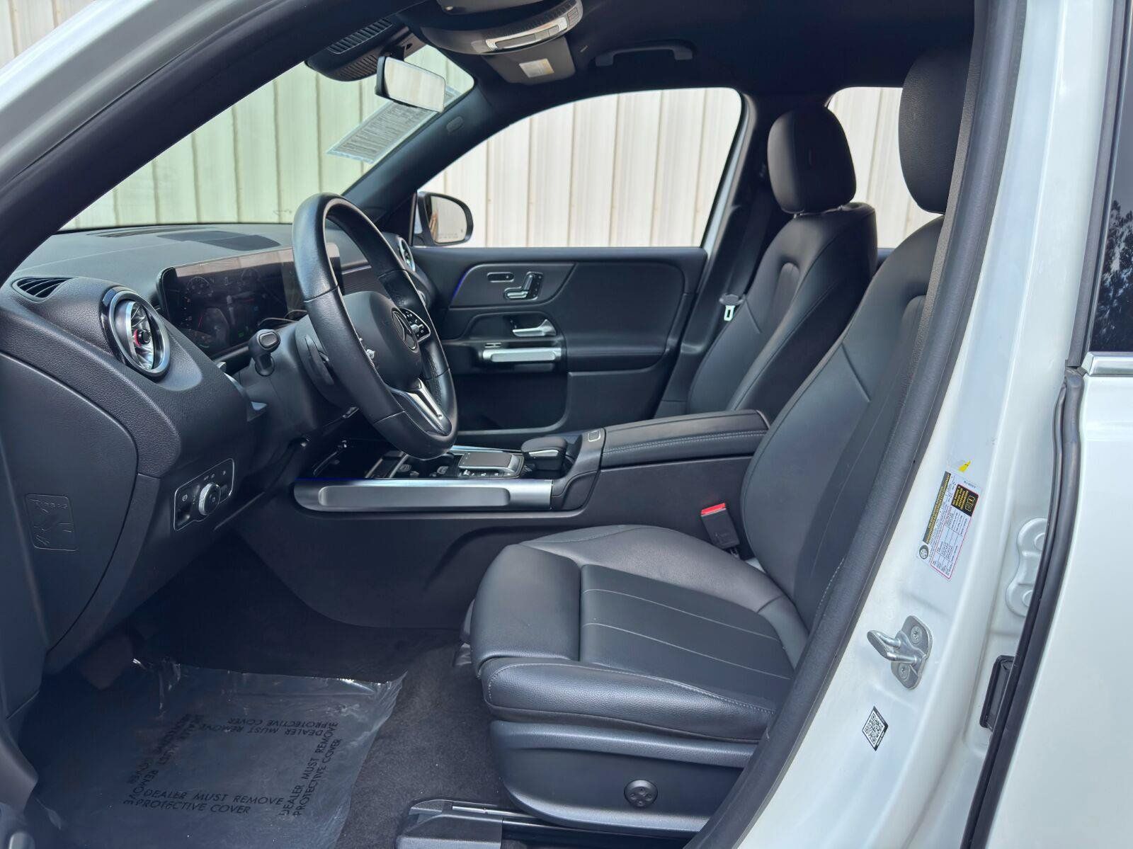 Used 2023 Mercedes-Benz EQB 300 4MATIC w/ Exclusive Package image 16