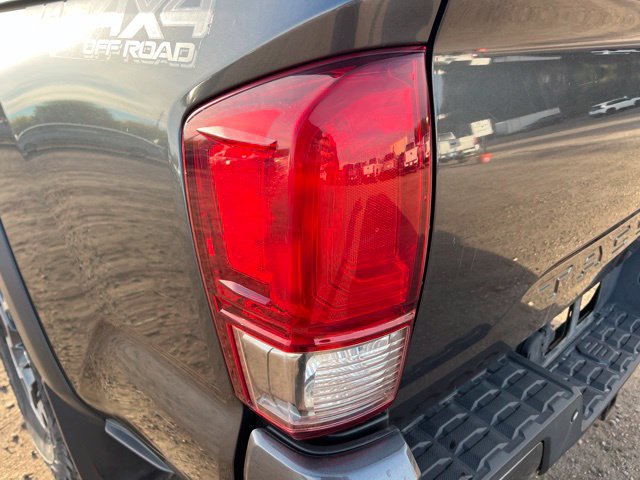 Used 2017 Toyota Tacoma TRD Pro AWD/4WD image 11