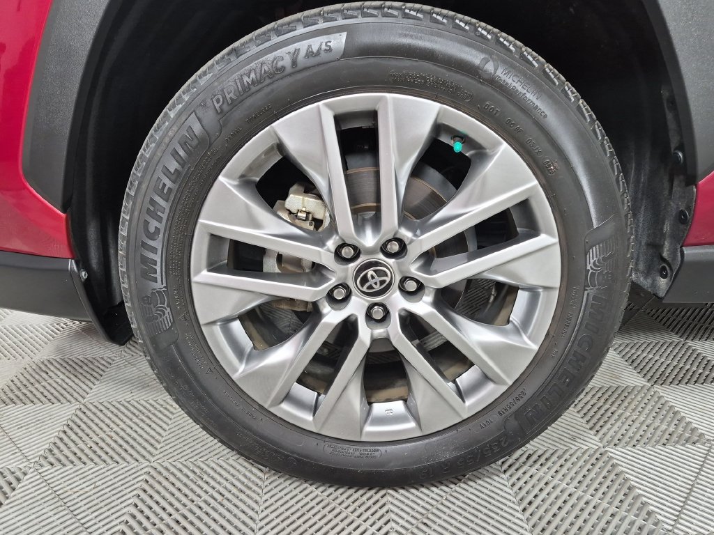 Used 2023 Toyota RAV4 XLE Premium AWD/4WD image 30