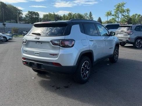 Used 2024 Jeep Compass Trailhawk w/ Trailhawk Elite Group AWD/4WD image 3