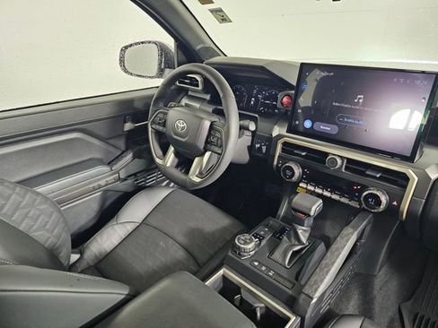 Used 2025 Toyota Tacoma 4x4 Double Cab Hybrid image 10