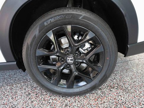 Used 2025 Honda HR-V Sport image 29