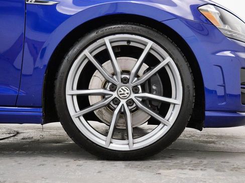 Used 2017 Volkswagen Golf R 4-Door image 34