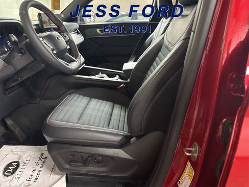Used 2025 Ford Explorer ST-Line image 5