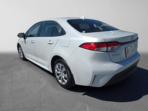 Used 2026 Toyota Corolla LE FWD image 5