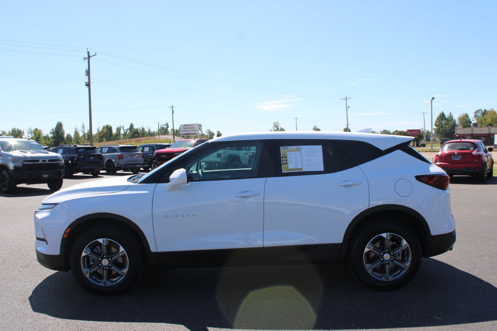 Used 2025 Chevrolet Blazer LT FWD image 6