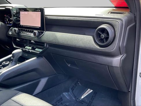 Certified 2024 Chevrolet Colorado Trail Boss w/ Advanced Trailering Package AWD/4WD image 16