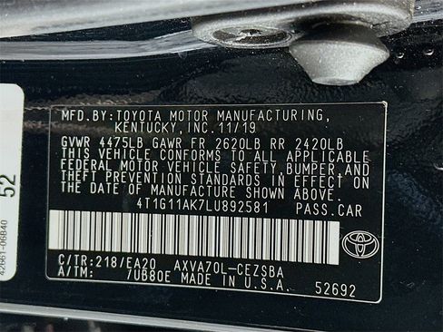 Used 2020 Toyota Camry SE w/ Carpet Mat Package image 29