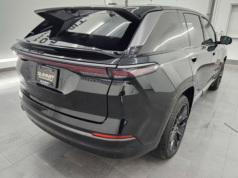 Used 2024 Jeep Wagoneer Launch Edition image 4