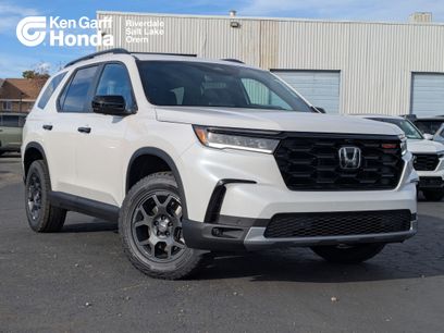 New 2025 Honda Pilot TrailSport