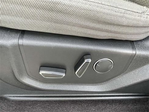 Used 2016 Ford F150 XLT w/ Equipment Group 302A Luxury image 18