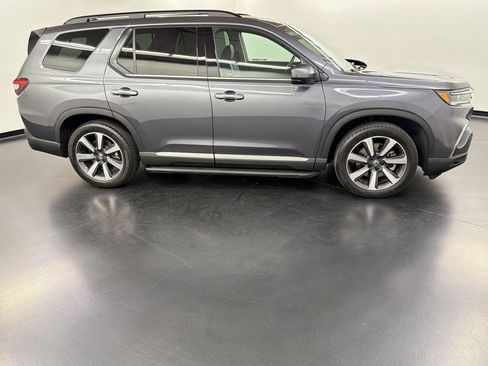 Certified 2023 Honda Pilot Touring image 8