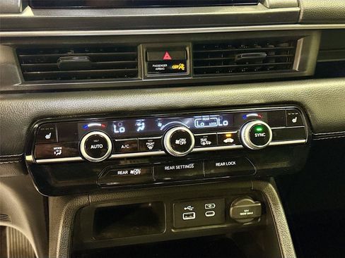 Used 2025 Honda Pilot EX-L image 15