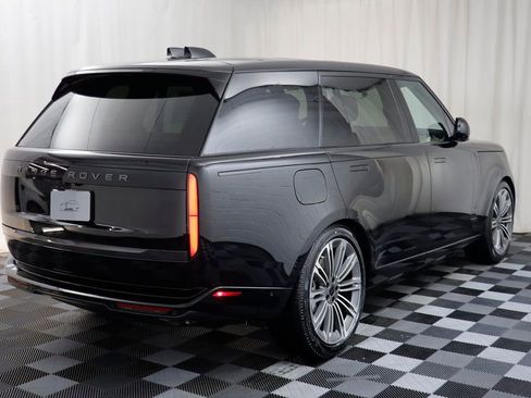 New 2026 Land Rover Range Rover Long Wheelbase SE image 19