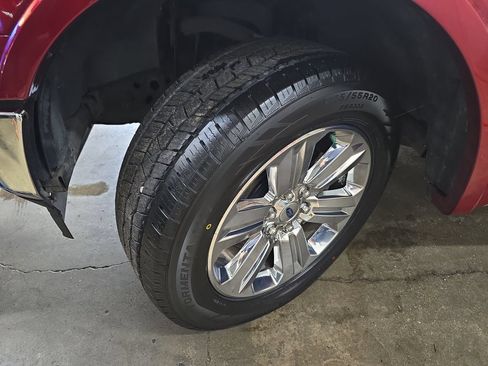 Used 2019 Ford F150 Lariat w/ Equipment Group 502A Luxury AWD/4WD image 33