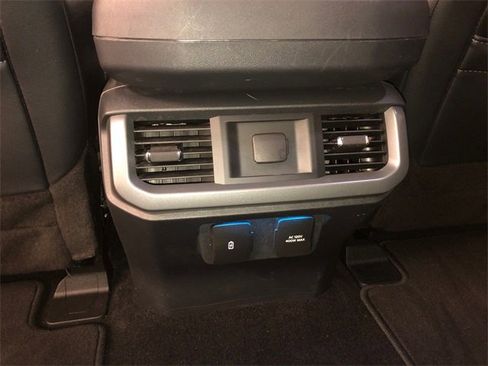 Used 2022 Ford F150 Lariat image 34