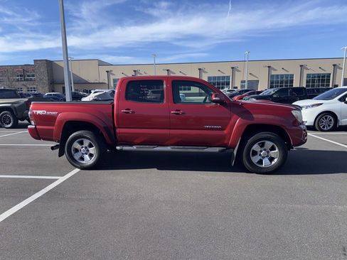 Used 2015 Toyota Tacoma PreRunner w/ TRD Sport Package image 2