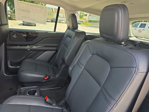 New 2025 Lincoln Aviator 2WD w/ Equipment Group 101A image 13