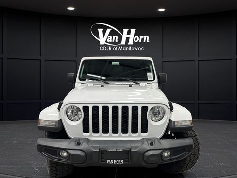 Used 2021 Jeep Gladiator Sport AWD/4WD image 2