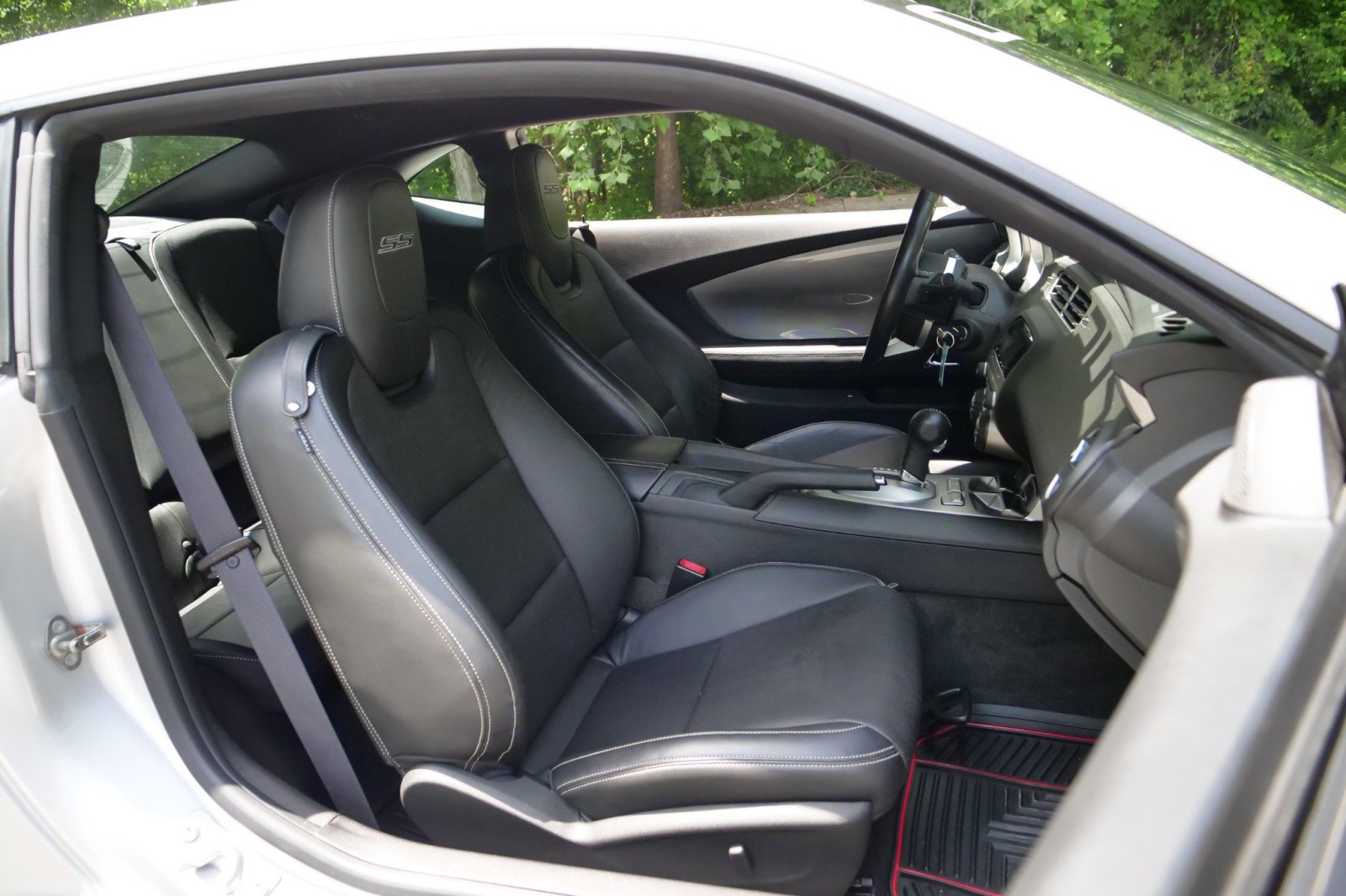 Used 2010 Chevrolet Camaro SS RWD image 32