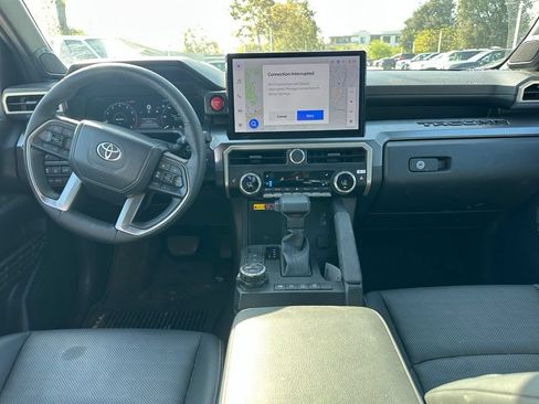 Used 2026 Toyota Tacoma TRD Off-Road w/ TRD Off Road Premium Package AWD/4WD image 8