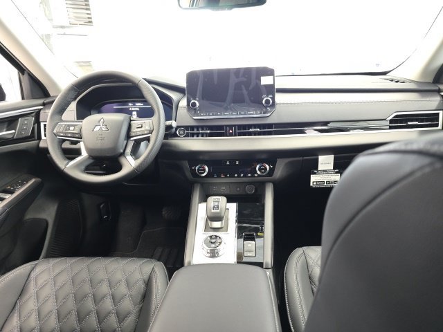 Used 2024 Mitsubishi Outlander SEL AWD/4WD image 14