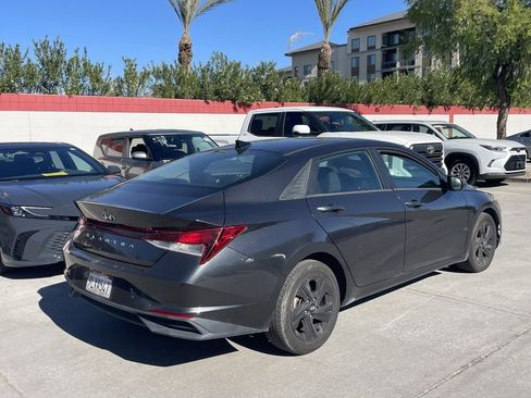 Used 2023 Hyundai Elantra SEL image 2