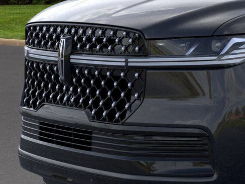 New 2025 Lincoln Navigator Black Label image 17