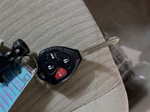 Used 2010 Toyota Corolla LE FWD image 32