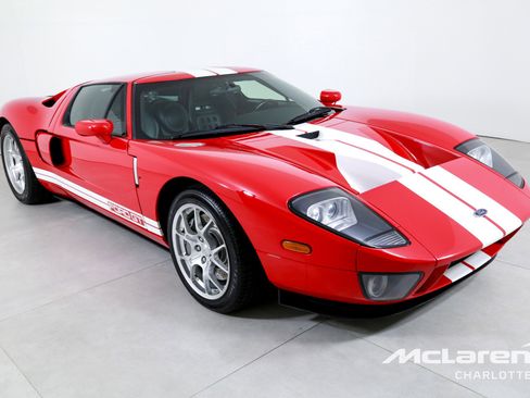 Used 2005 Ford GT image 3