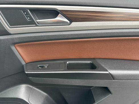 Used 2021 Volkswagen Atlas SE w/ Towing Package image 21