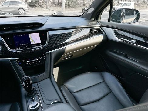 Used 2024 Cadillac XT6 Premium Luxury image 25