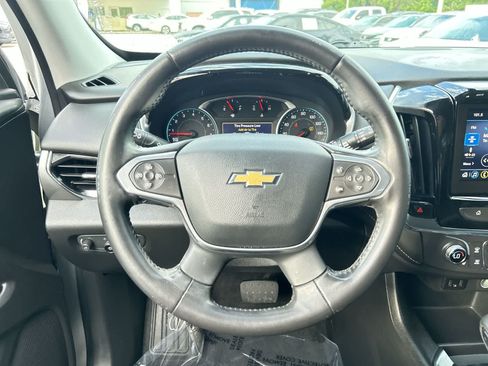 Used 2021 Chevrolet Traverse LT FWD image 16