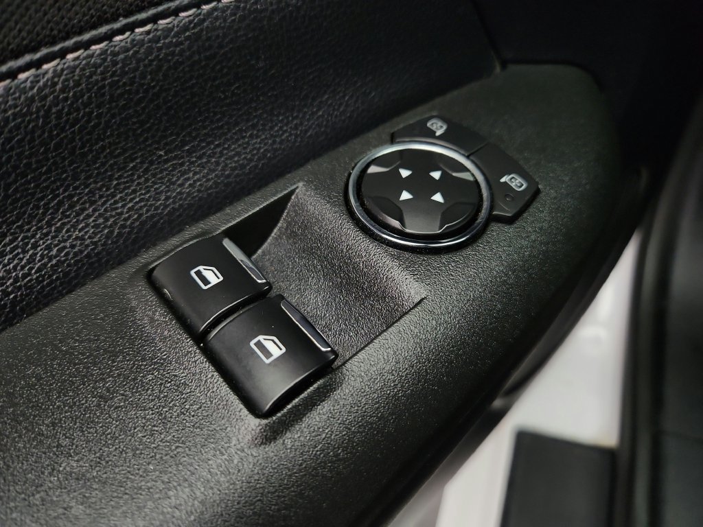 Used 2018 Ford Mustang Coupe RWD image 20