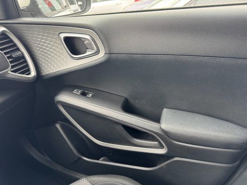 Used 2022 Kia Soul LX w/ Technology Package image 14