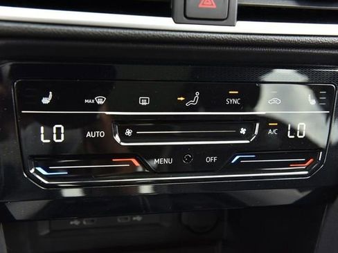 New 2025 Volkswagen Taos SE image 14