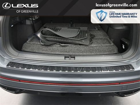 Used 2022 Volkswagen Tiguan SE R-Line image 30