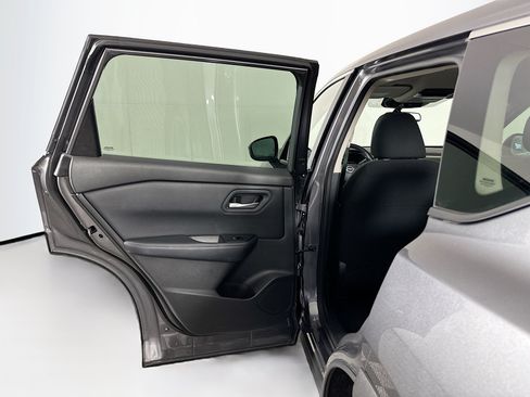 Used 2025 Nissan Rogue SV AWD/4WD image 25