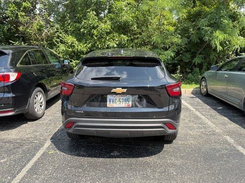 Used 2026 Chevrolet Trax LS FWD image 2