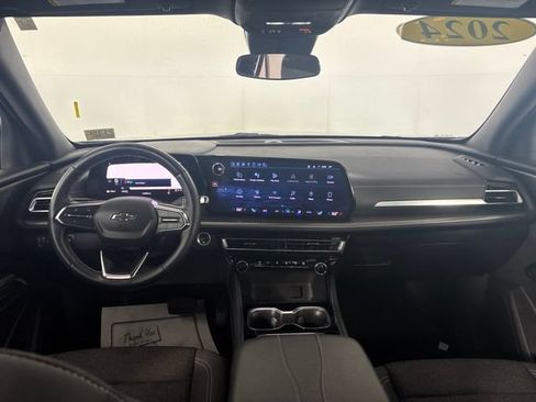 Used 2024 Chevrolet Traverse LT w/ Midnight/Sport Edition AWD/4WD image 21