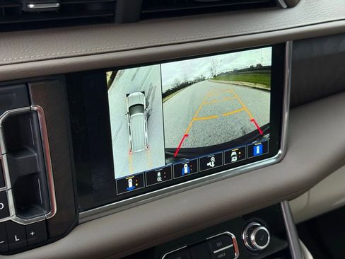 Used 2022 GMC Yukon Denali image 39