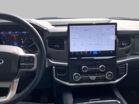 Certified 2022 Ford Expedition XLT RWD image 7