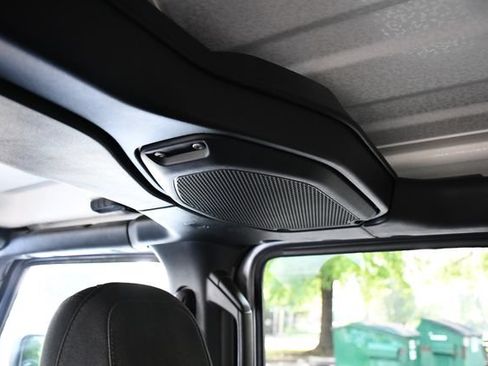 Used 2019 Jeep Wrangler Unlimited Sahara AWD/4WD image 23