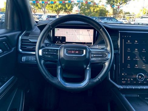 Used 2025 GMC Acadia Elevation image 3