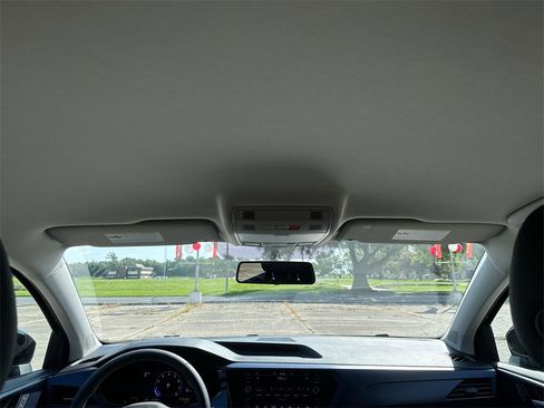 Used 2022 Volkswagen Taos SE image 20