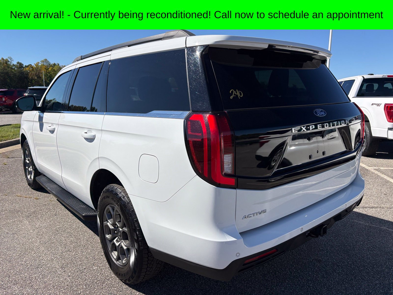 Used 2026 Ford Expedition Active AWD/4WD image 9