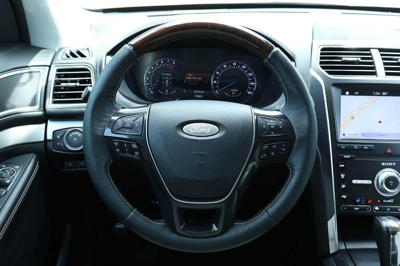 Used 2019 Ford Explorer Platinum AWD/4WD image 15