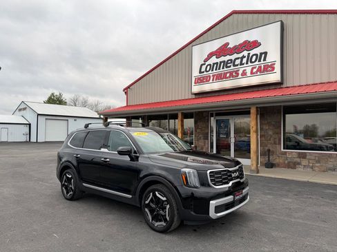 Used 2025 Kia Telluride S image 2