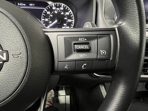 Used 2023 Nissan Rogue S image 26